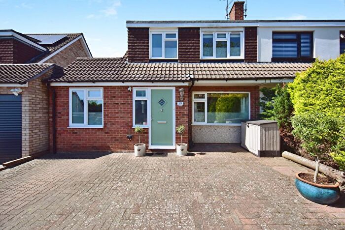 3 Bedroom Semi-Detached House For Sale In The Landway, Bearsted, Maidstone, Kent, ME14