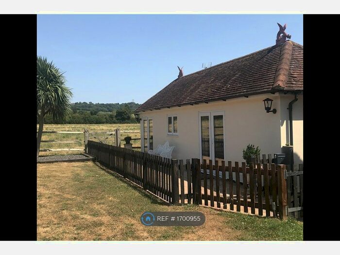 1 Bedroom Bungalow To Rent In East Street, Maidstone, ME15