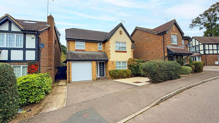 4 Bedroom Detached House To Rent In Grenville Way, Stevenage, SG2