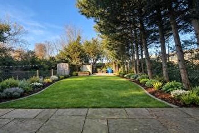 4 Bedroom Terraced House To Rent In Sutton Road, Barking, IG11