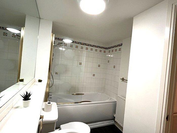 1 Bedroom Flat To Rent In Queens Gate, West End, Aberdeen, AB15