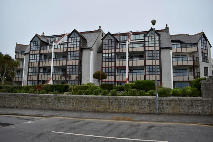2 Bedroom Flat To Rent In Devington Court, Falmouth, TR11