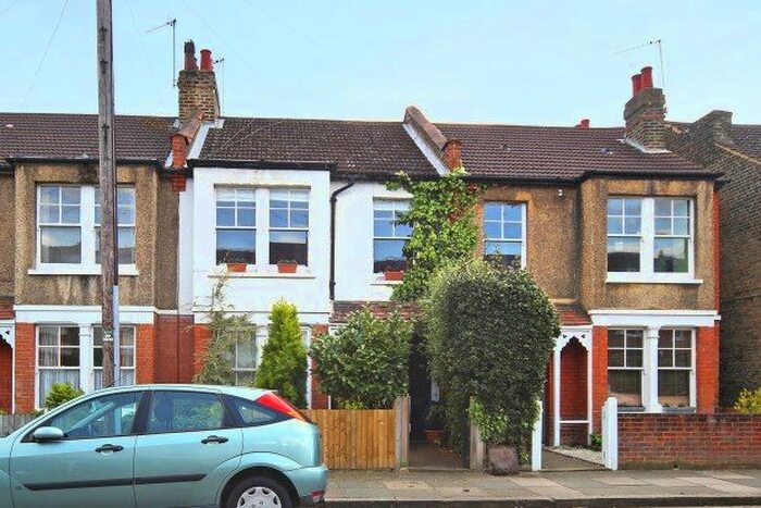 2 Bedroom Flat To Rent In Godstone Road, Twickenham TW1