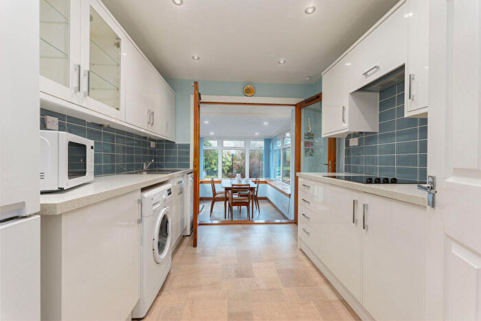 2 Bedroom Semi-Detached Bungalow For Sale In Craigburn Avenue, Houston, PA6