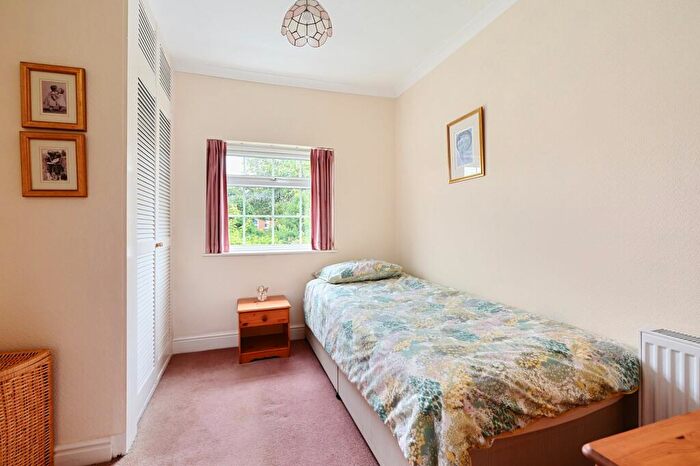 3 Bedroom Detached House For Sale In Windsor Road, Farnborough, GU14