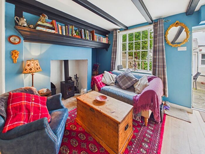 2 Bedroom Cottage For Sale In Georgian Cottage, Whitby, YO21