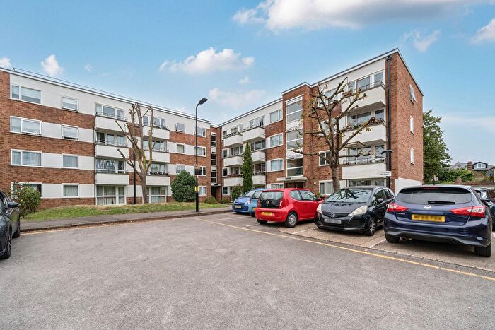 2 Bedroom Flat For Sale In Balmain Close, London, W5