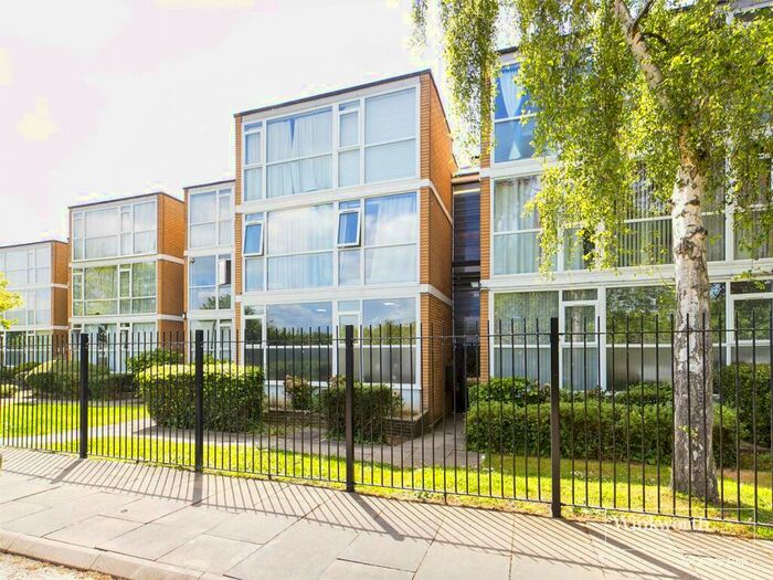 2 Bedroom Apartment To Rent In Fryent Close, London, NW9