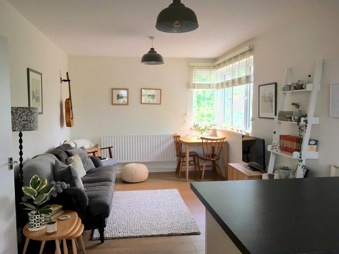 1 Bedroom Flat To Rent In Little Dimocks, London, SW12