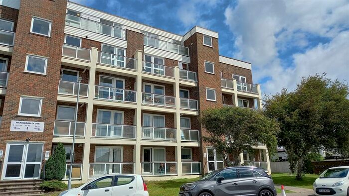 2 Bedroom Flat To Rent In Harewood Close, Bexhill-On-Sea, TN39
