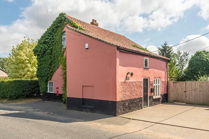 4 Bedroom Detached House For Sale In Hackford, Close To Wicklewood School, NR18