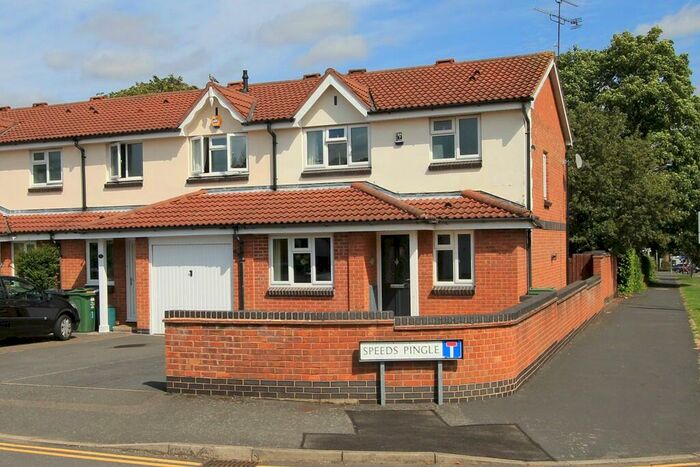 4 Bedroom Detached House To Rent In Speeds Pingle, Loughborough, LE11