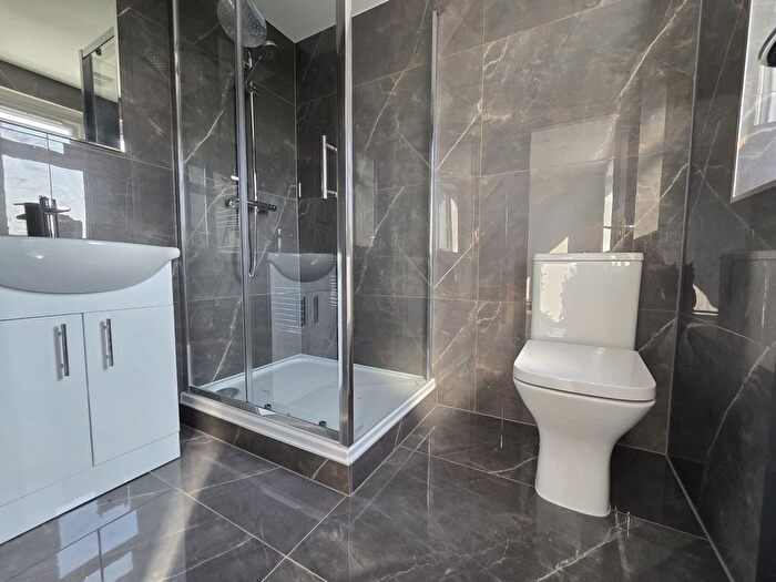 6 Bedroom Semi-Detached House To Rent In Shepiston Lane, Hayes, UB3