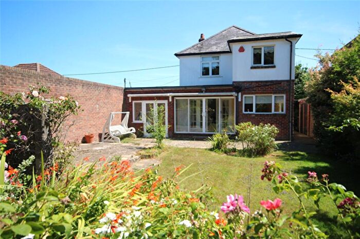 3 Bedroom Detached House For Sale In Hobart Road, New Milton, Hampshire, BH25