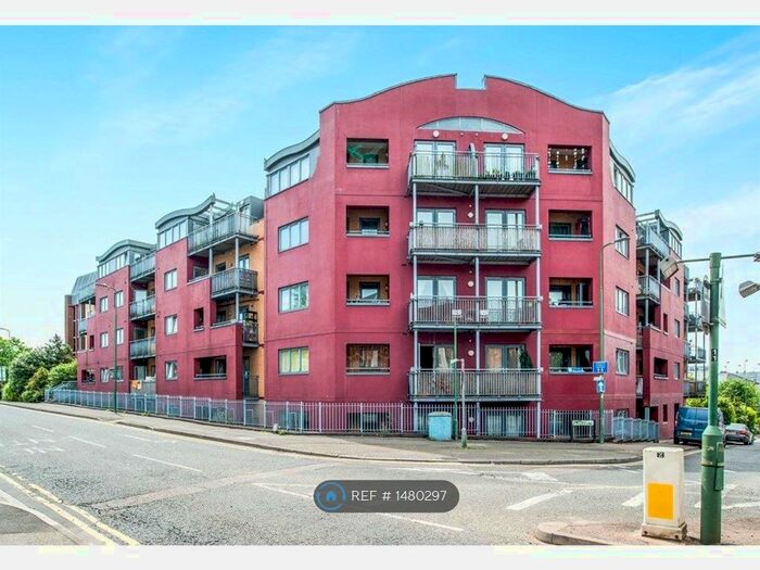 2 Bedroom Flat To Rent In Brookfield House, Hemel Hempstead, HP2