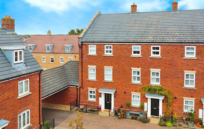 4 Bedroom Town House For Sale In Shearwater Road, Hemel Hempstead, HP3