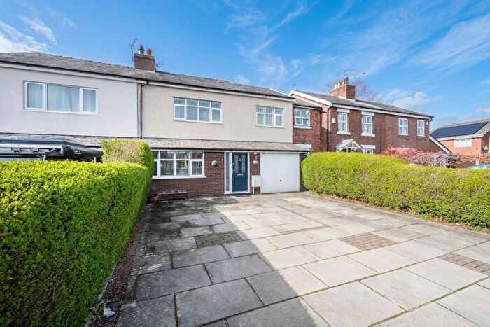 4 Bedroom Semi-Detached House For Sale In Moss Lane, Burscough, L40
