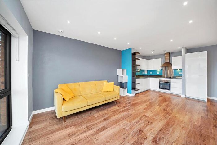 1 Bedroom Flat To Rent In Neasden Lane, London, NW10