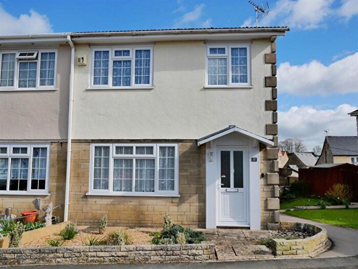 3 Bedroom Semi-Detached House For Sale In Curzon Close, Calne, SN11
