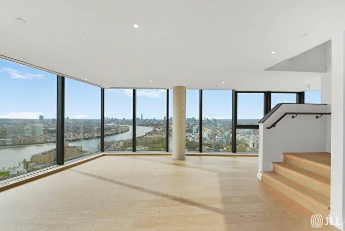 2 Bedroom Penthouse For Sale In Salter Street London, E14