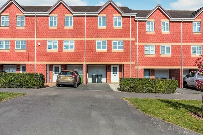 4 Bedroom Terraced House To Rent In Wisteria Way, Nuneaton, Warwickshire, CV10