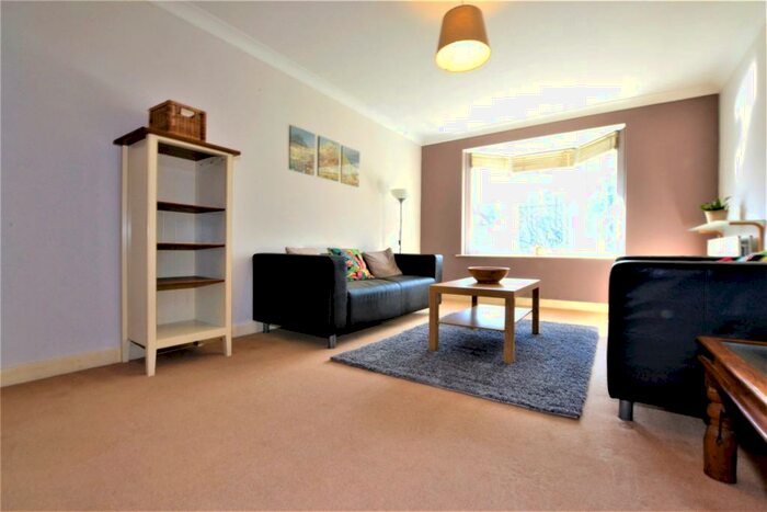 2 Bedroom Apartment To Rent In Lansdowne Road, Purley, CR8