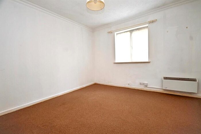 1 Bedroom Flat For Sale In Churchdale Road, Eastbourne, BN22