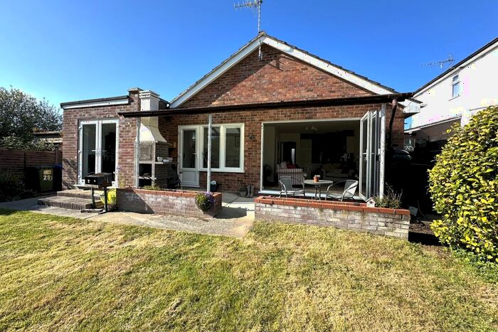 2 Bedroom Detached Bungalow To Rent In Hall Road, Oulton Broad, NR32