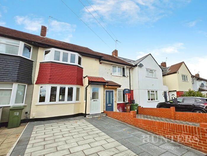 2 Bedroom House For Sale In Arlington Drive, Carshalton, SM5