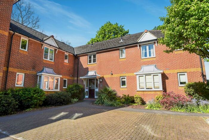 1 Bedroom Apartment To Rent In The Sycamores, Headington, OX3