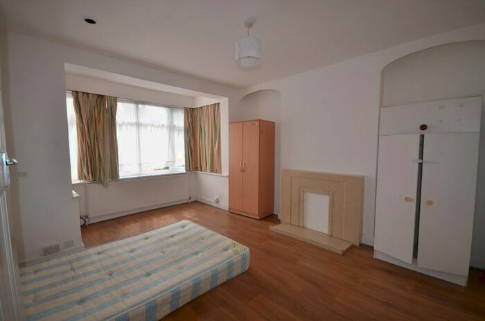 4 Bedroom Semi-Detached House To Rent In The Dene, Wembley, Qs., HA9