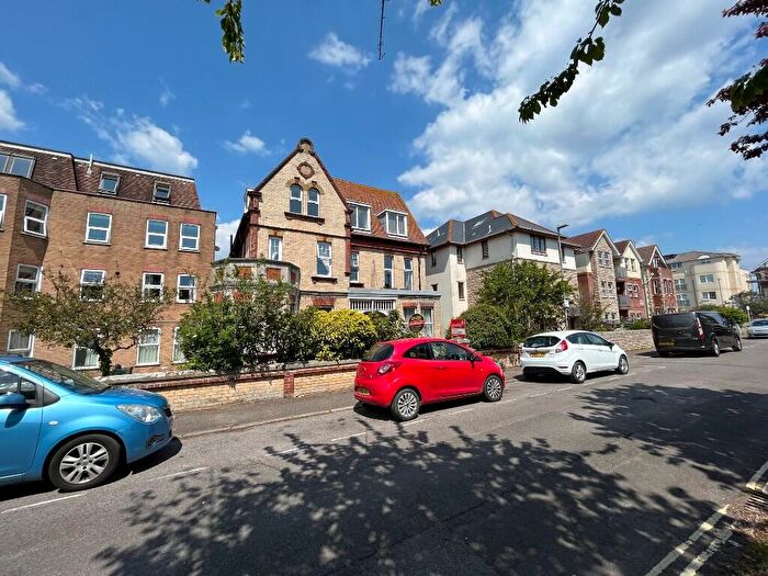 1 Bedroom Flat For Sale In Cranborne Road, Swanage, Dorset, BH19