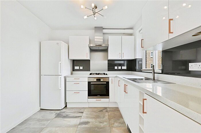 2 Bedroom Flat To Rent In Addiscombe Road, Croydon, CR0