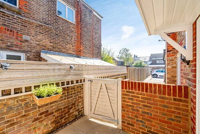 2 Bedroom Flat For Sale In Richmond Avenue, Richmond Avenue, Bognor Regis, PO21