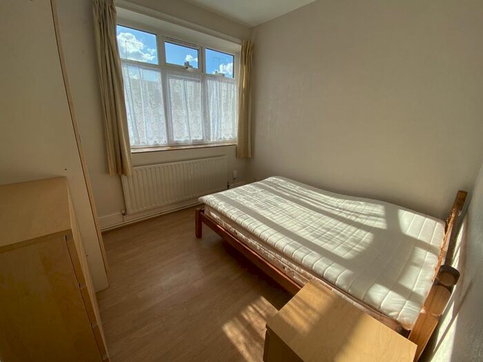 1 Bedroom Flat To Rent In Brooklyn Road, Foleshill, Coventry, West Midlands, CV1
