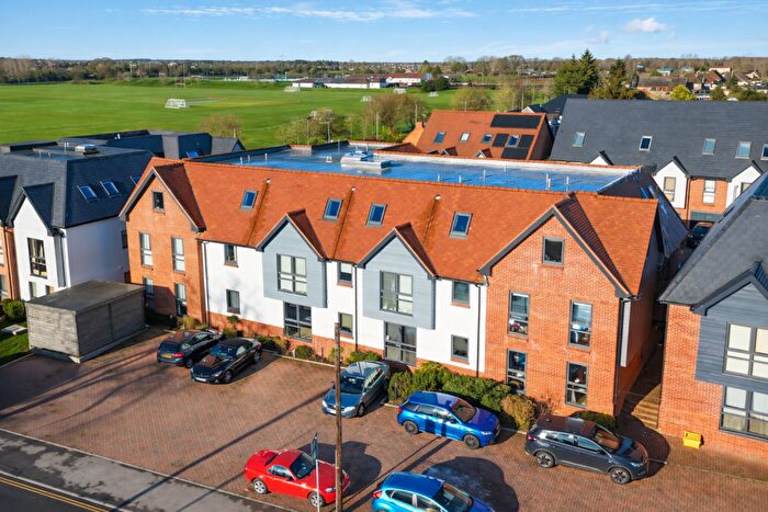 2 Bedroom Apartment For Sale In Francis Close, Thatcham, RG18