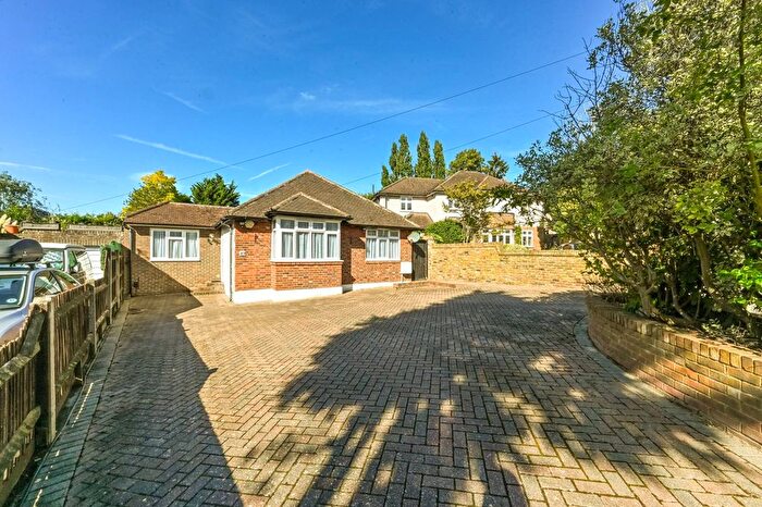 4 Bedroom Bungalow To Rent In Matlock Way, New Malden, KT3