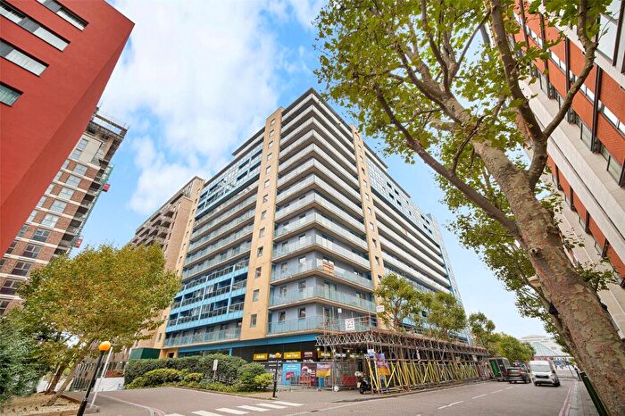 2 Bedroom Apartment To Rent In Western Gateway, E16