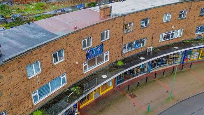 3 Bedroom Flat For Sale In Hobs Moat Road, Solihull, B92