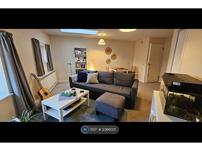 1 Bedroom Flat To Rent In Claverton Court, Chester, CH4