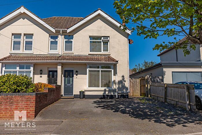 4 Bedroom Semi-Detached House For Sale In Avon Road West, Christchurch, BH23