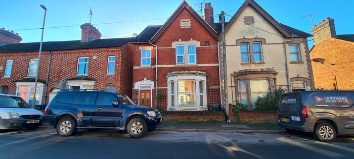2 Bedroom Flat To Rent In Newton Road, Rushden, NN10