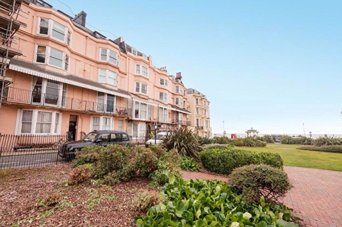 1 Bedroom Flat For Sale In Bedford Square, Brighton, East Sussex, BN1