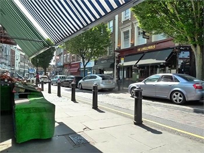 2 Bedroom Flat To Rent In Battersea High Street, Battersea, SW11