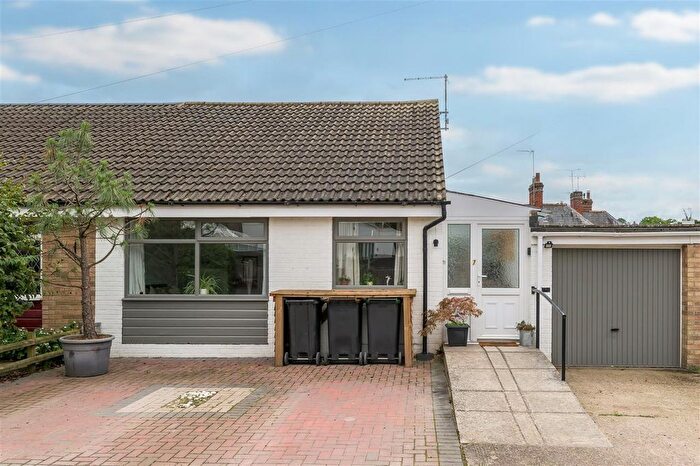 2 Bedroom Bungalow For Sale In Elmwood, Turvey, MK43