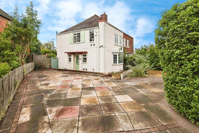 3 Bedroom Semi-Detached House For Sale In Lea Ford Road, Birmingham, B33