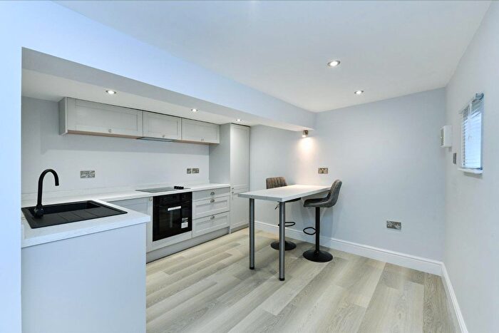 2 Bedroom Property To Rent In St. James's Terrace, Nottingham, NG1