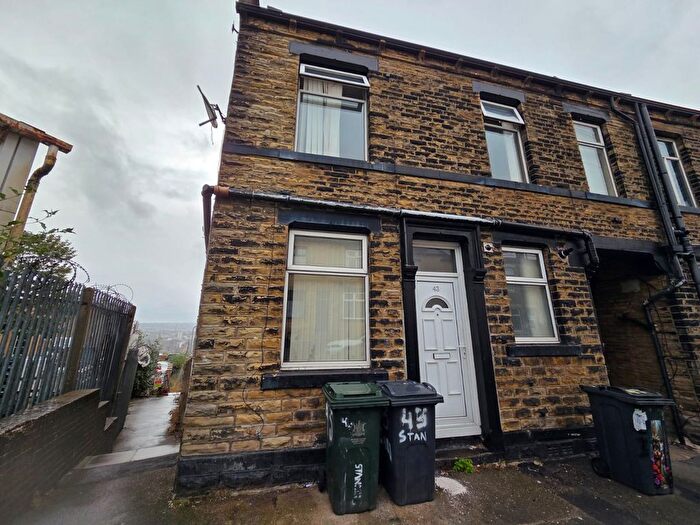 3 Bedroom Terraced House To Rent In Stanacre Street, BD3