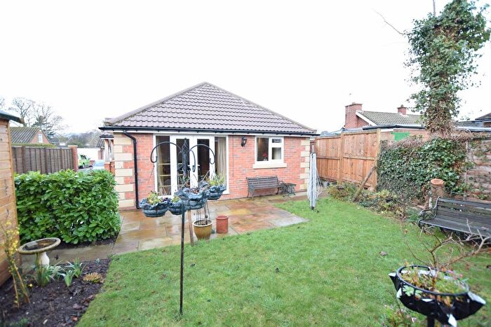 2 Bedroom Detached Bungalow To Rent In Hackness Drive, Scarborough, YO12