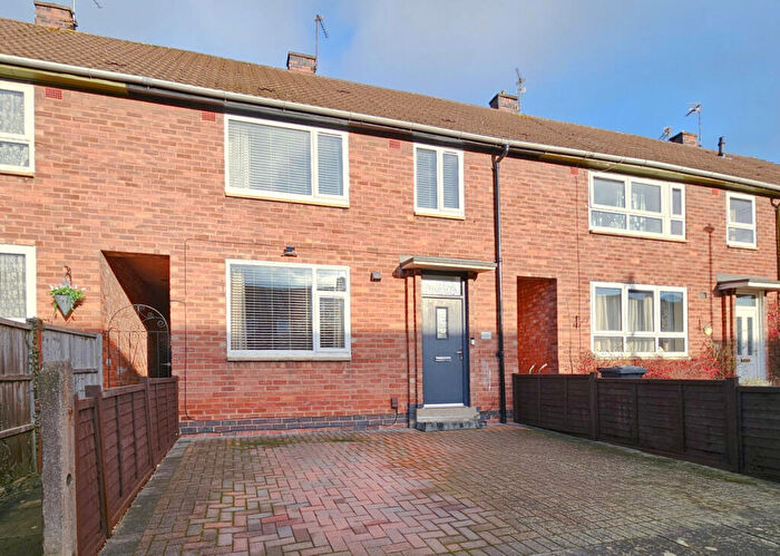 3 Bedroom Town House For Sale In Hoball Close, Leicester, LE3